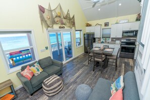 Smart TV - Sandy Shoes, Russell Island , Bahamas (Spanish Wells)