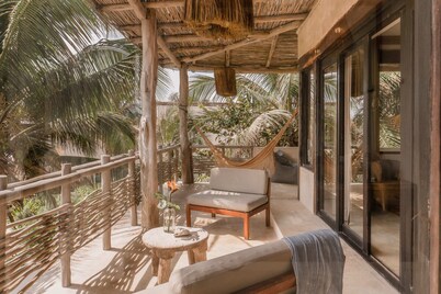 4BR Beachfront Villa Ideal for Groups & Getaways