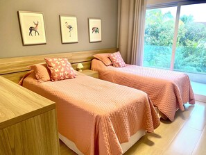 5 bedrooms, iron/ironing board, WiFi