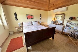 3 Schlafzimmer, Zimmersafe, Schreibtisch, Bügeleisen/Bügelbrett