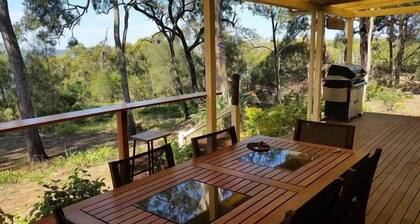 Pet and Family Friendly Peaceful Island W'front home, crabbing, kayaking, bikes