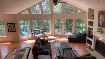 Smart TV, fireplace, DVD player, books