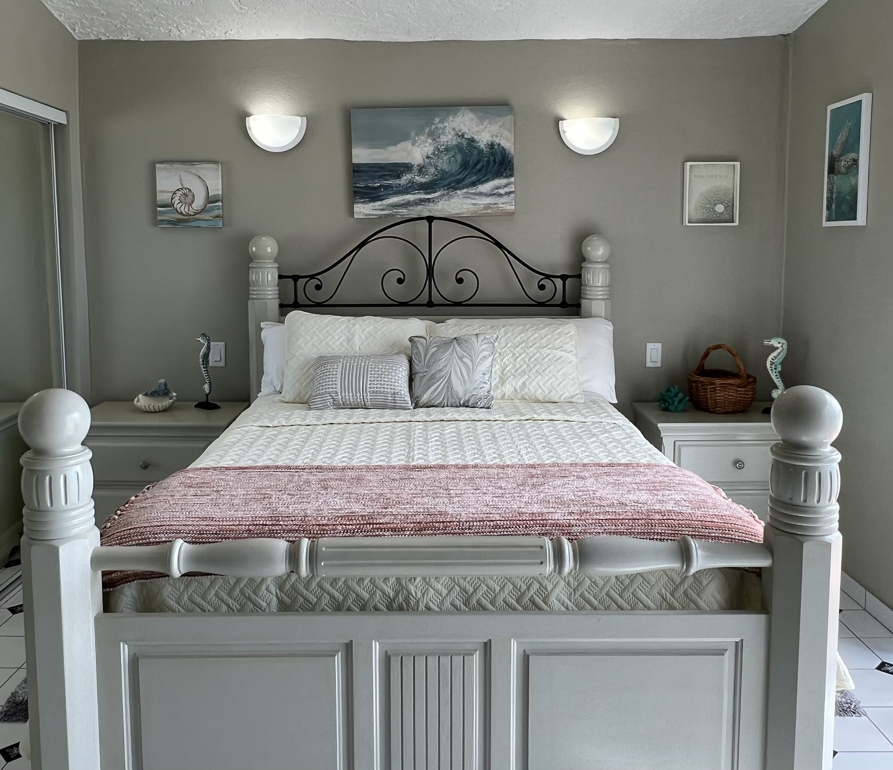 2 bedrooms, in-room safe, iron/ironing board, WiFi