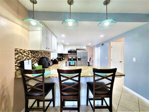 Fridge, microwave, oven, stovetop - Living Large! 5br/3ba, heated pool, spa, grill, RV parking, boat ramp access (Tampa)