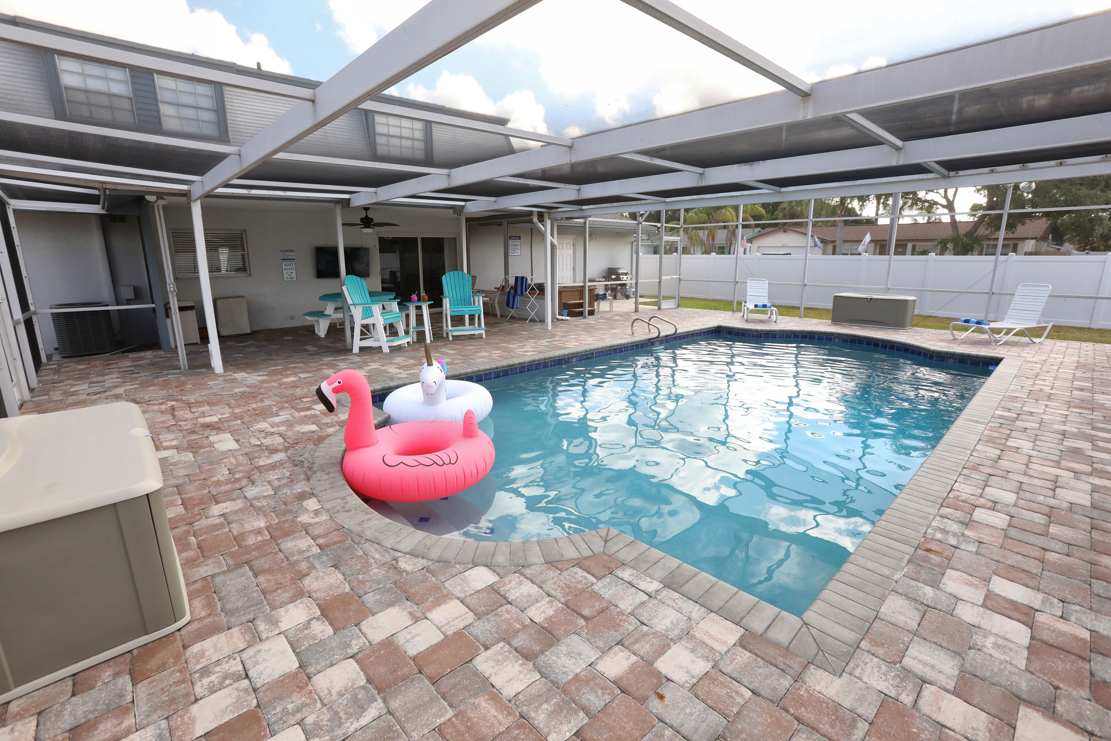 Living Large! 5br/3ba, heated pool, spa, grill, RV parking, boat ramp access