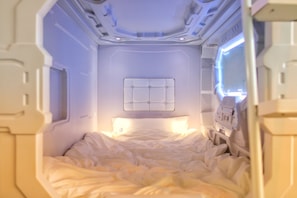 Rear Entrance Single Capsule Bed | Premium bedding, laptop workspace, free WiFi, bed sheets - Pod Inn (Launceston)