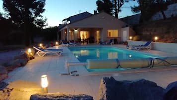 Outdoor pool, a heated pool