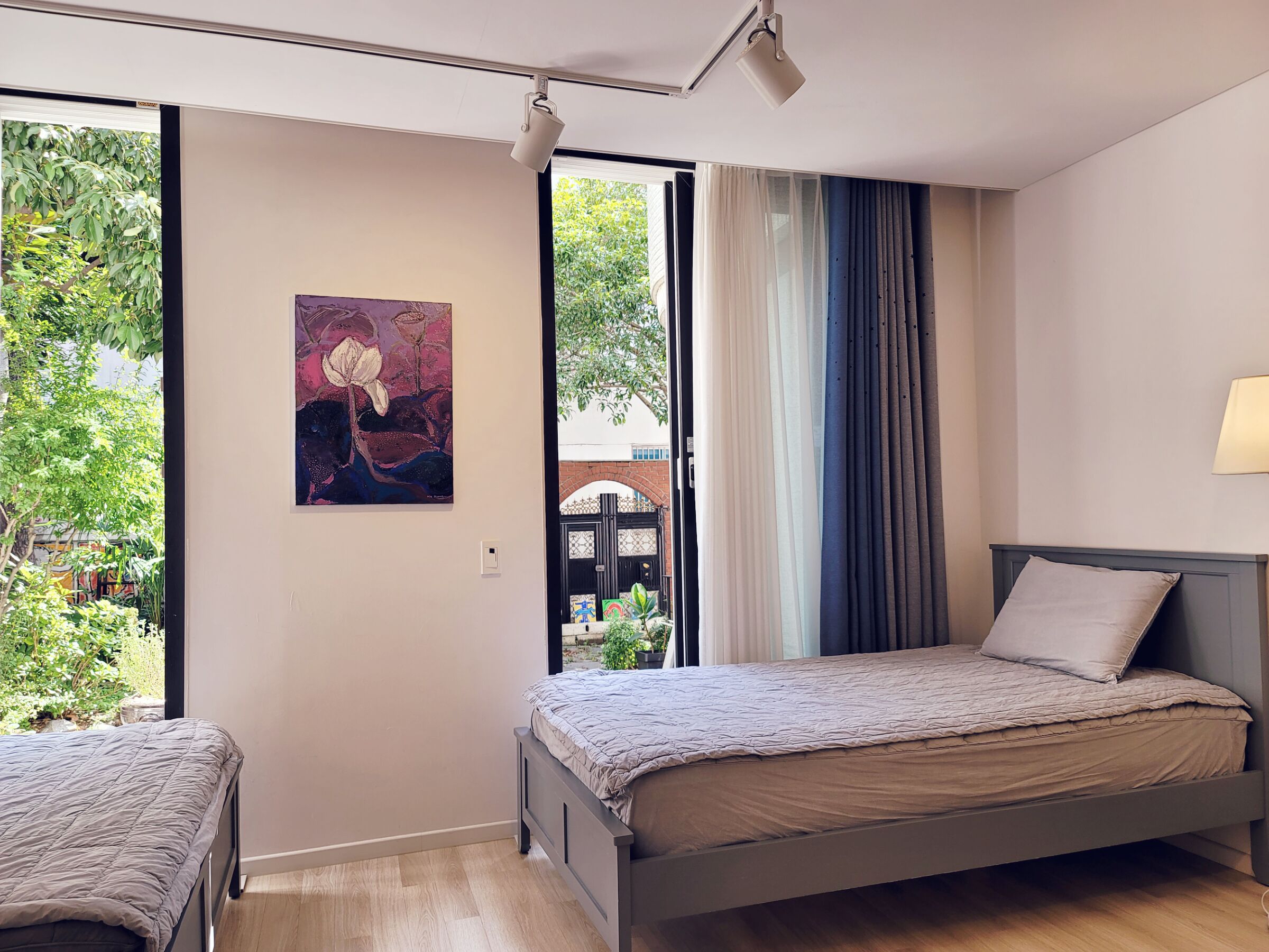 monet | 1 bedroom, soundproofing, free wifi, bed sheets