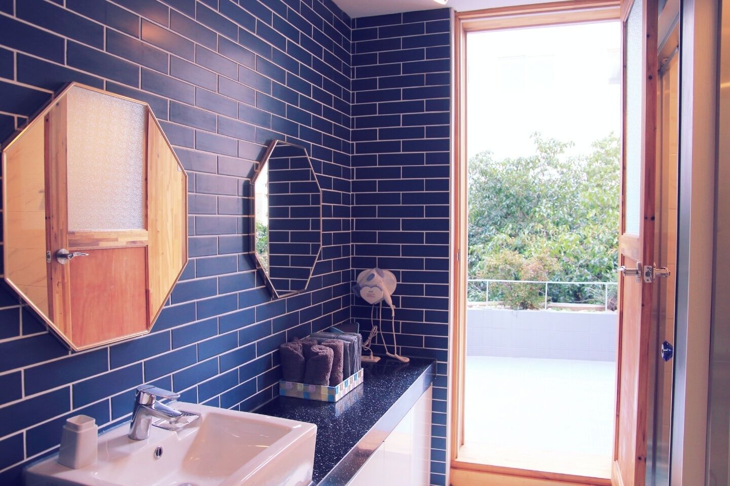 picasso | bathroom | shower, free toiletries, hair dryer, towels