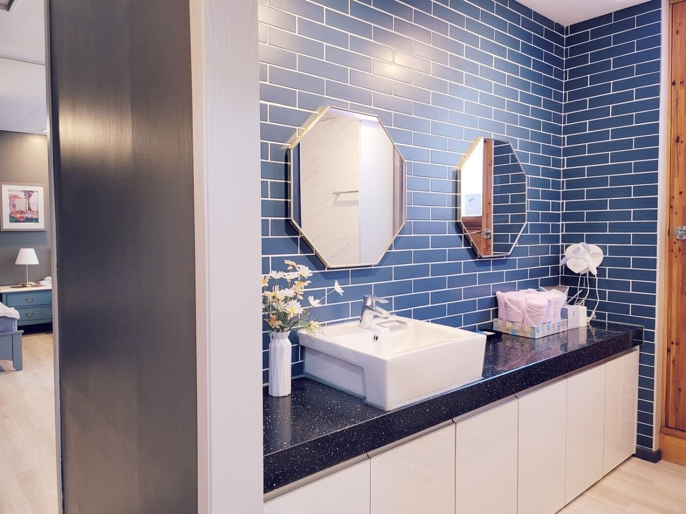 picasso | 1 bedroom, soundproofing, free wifi, bed sheets