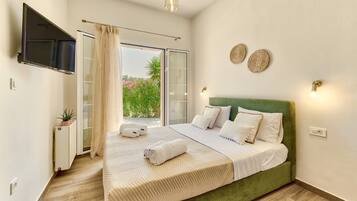 5 slaapkamers, een strijkplank/strijkijzer, internet, beddengoed