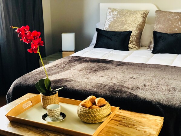 2 habitaciones, insonorización, tabla de planchar con plancha y wifi 