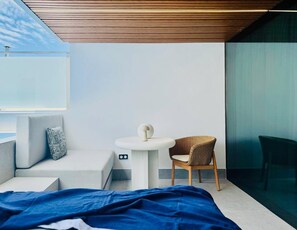 Unclassified image, 3 of 25, button