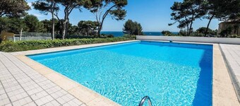 Seafront Beach Villa - Unit 1 by Portugal Portfoli