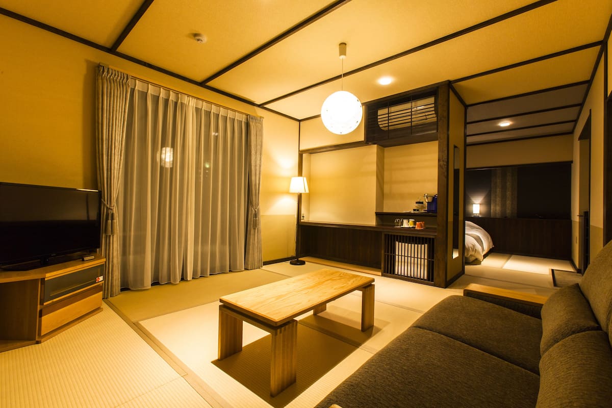 Suite – deluxe, privat bad (Japanese Style,"KANADE" Open-air Bath) | Oppholdsområde | LCD-TV
