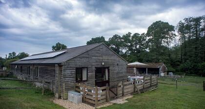Disabled and family friendly bungalow on working farm in East Sussex countryside