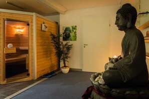 Unclassified image, 2 of 30, button - SMC Münster - double room (Münster)