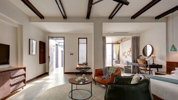 1 bedroom, in-room safe, individually decorated, individually furnished