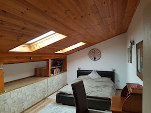 4 bedrooms, Internet, bed sheets