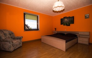 2 Schlafzimmer, Bügeleisen/Bügelbrett, Reisekinderbett, kostenloses WLAN