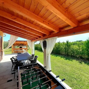 Outdoor dining - Family friendly Holiday House Villa Melian (Barban)