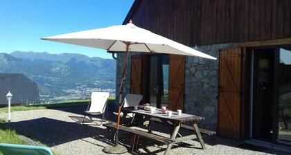 Belle maison de montagne plein sud, calme prÚs des grands sites Pyrénéens
