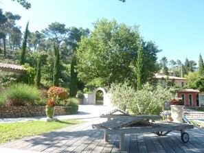 Terrace/patio - Very beautiful house with character in a quiet pool in lush greenery (Salernes)