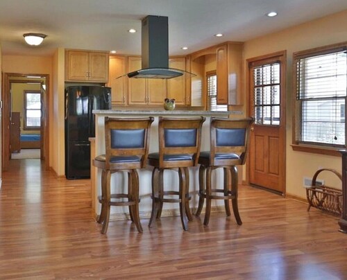 Beautiful Germantown Ranch Close to everything Derby!
