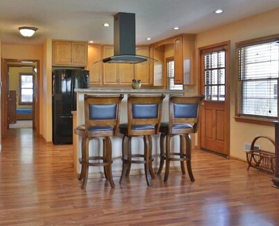 Beautiful Germantown Gem close to everything.