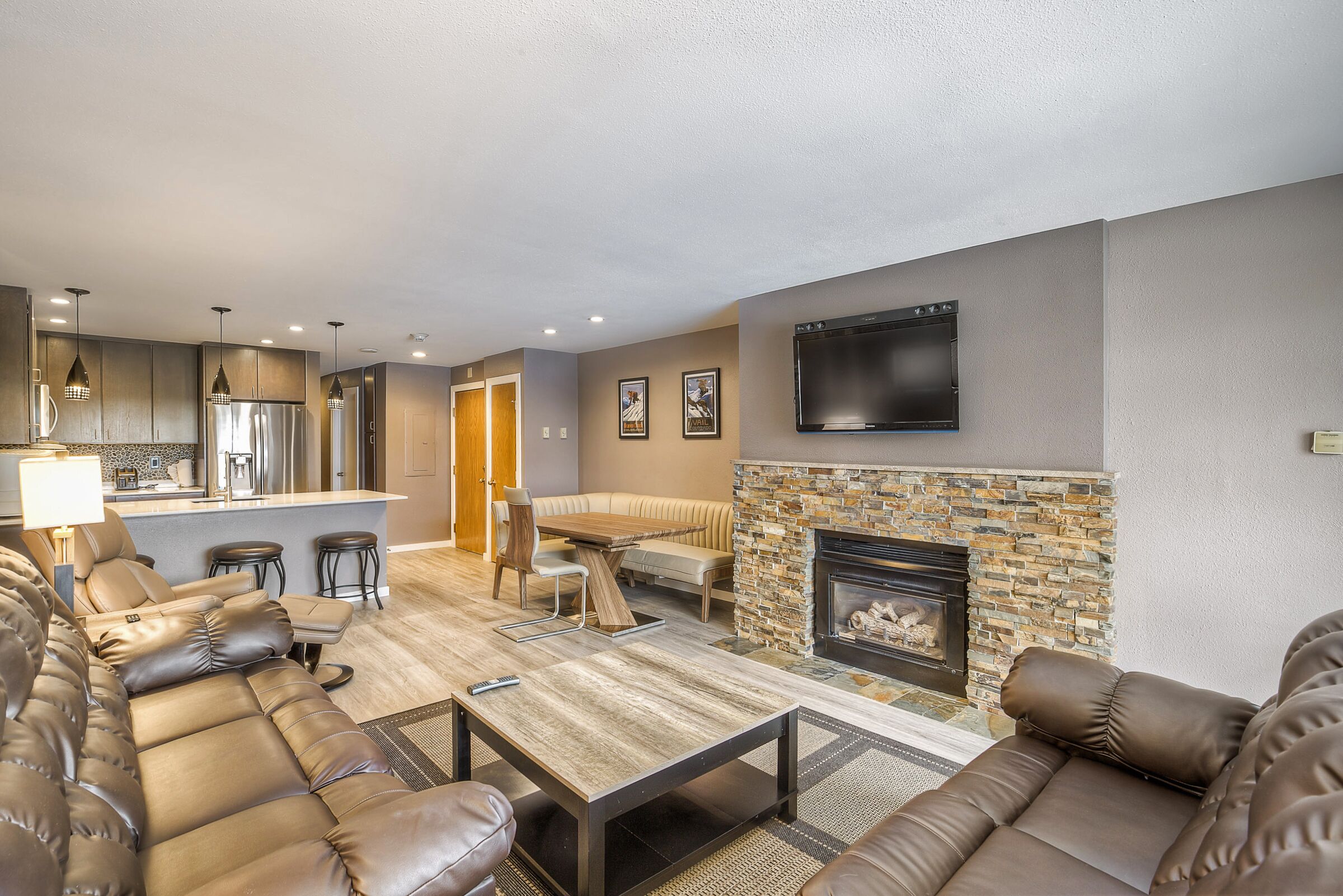 Choice Condo - Walk to Gondola - Sleeps 7!