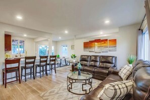 TV, stereo, offices - Oceanside Beach House: Pool, Hot Tub, & BBQ Fun! (Oceanside)