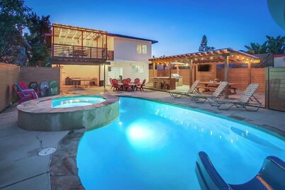 Oceanside Beach House: Pool, Hot Tub, & BBQ Fun!