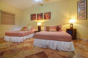 3 quartos, ferros/tábuas de passar roupa, Wi-Fi, roupa de cama