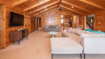 Smart TV, fireplace, DVD player