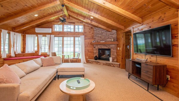 Smart TV, fireplace, DVD player