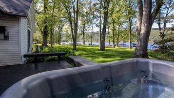 Bañera de hidromasaje exterior