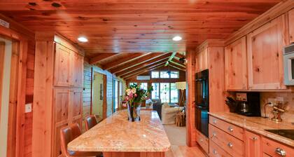 Good Vibe Getaway: Luxury Family Retreat!