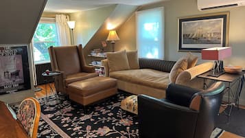 Smart TV, books, music library, stereo