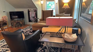 Smart TV, books, music library, stereo