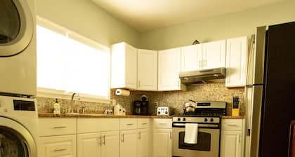 1st Class Rentals - Munson Manor III - 5 Bedroom 2 Bathroom House