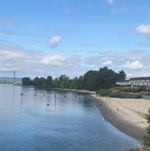 Na praia, toalhas de praia 