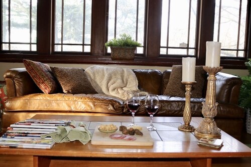 Beautifully restored 1922 craftsman bungalow in a prime Lodi wine tasting area