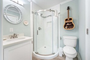 Shower, hair dryer - Steps to the Sand, 2BR, 2BA Upper Lvl, Beach Gear (St. Simons Island)