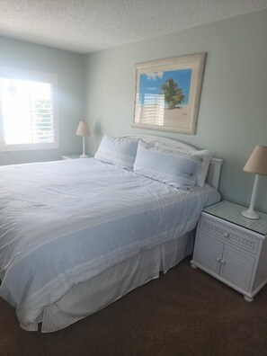 2 slaapkamers, een strijkplank/strijkijzer, gratis wifi, beddengoed