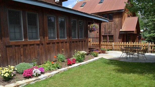 Outdoor dining - Beautiful home in the heart of town. (Crested Butte)