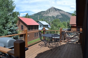 Outdoor dining - Beautiful home in the heart of town. (Crested Butte)