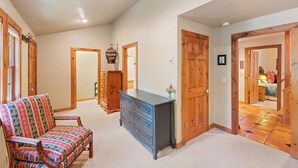 Room - Beautiful home in the heart of town. (Crested Butte)