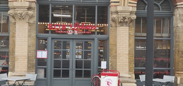 Outdoor dining - St. John's Place, London (London)
