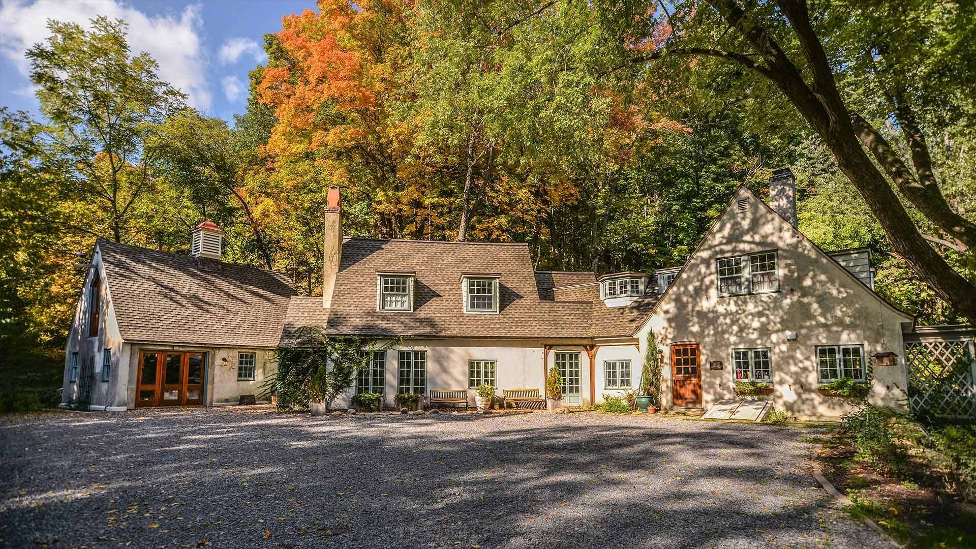Glen Hollow: Luxury Living with Private Waterfall