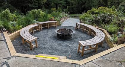 Great Escape to Convene with Friends & Family w/ Hot Tub & Many Decks